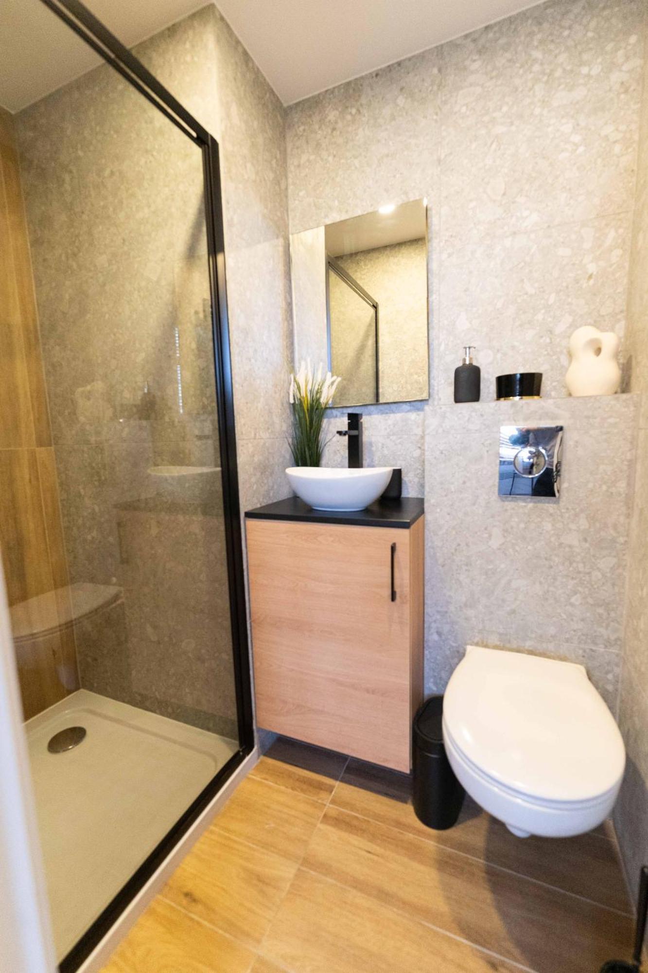 Cozy And Light Studio Apartment Near City Center Vilnius Exterior foto